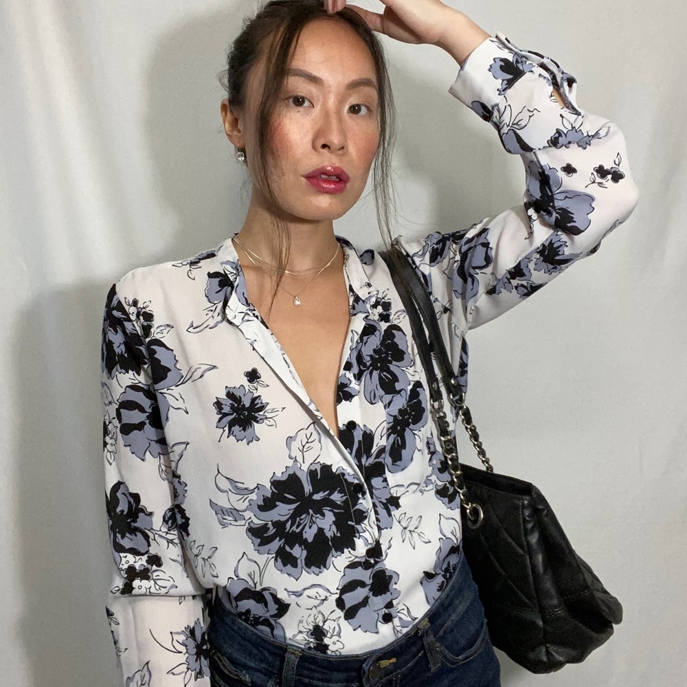 Womens black and white floral blouse size small